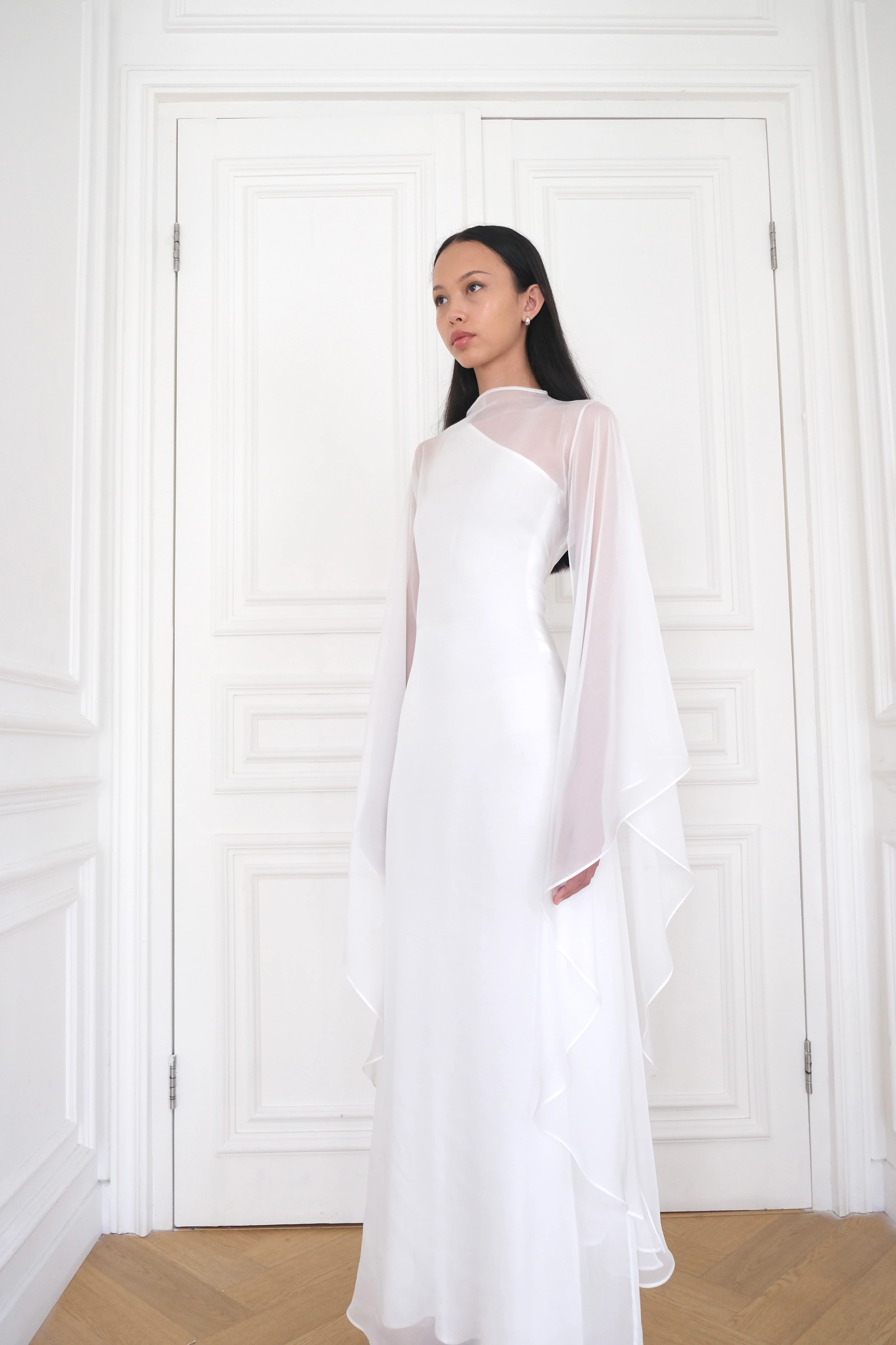 ALUNA Fluid Long Dress in White - Image 4