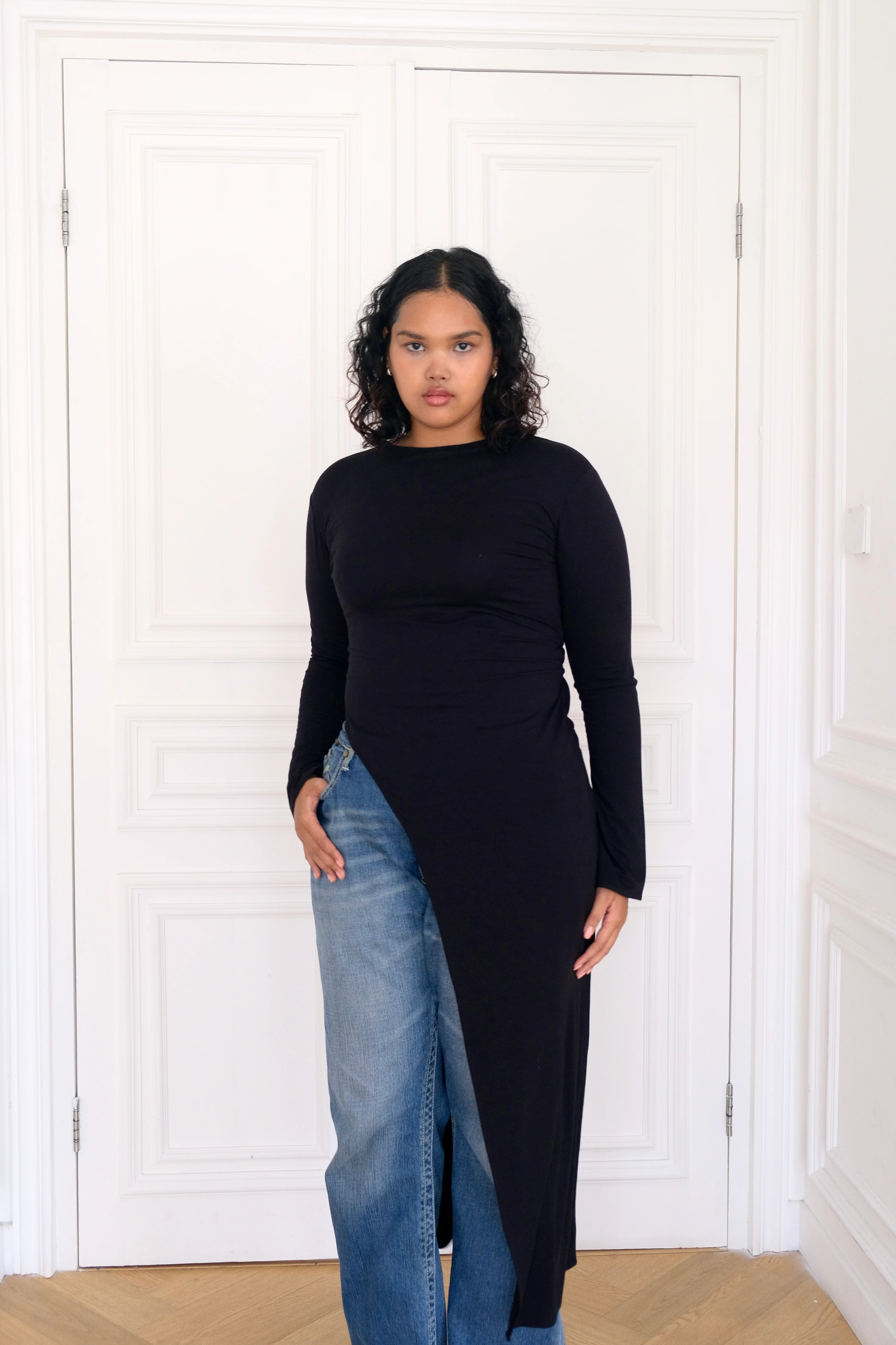 ARI Asymmetrical Long Top in Black - Image 4