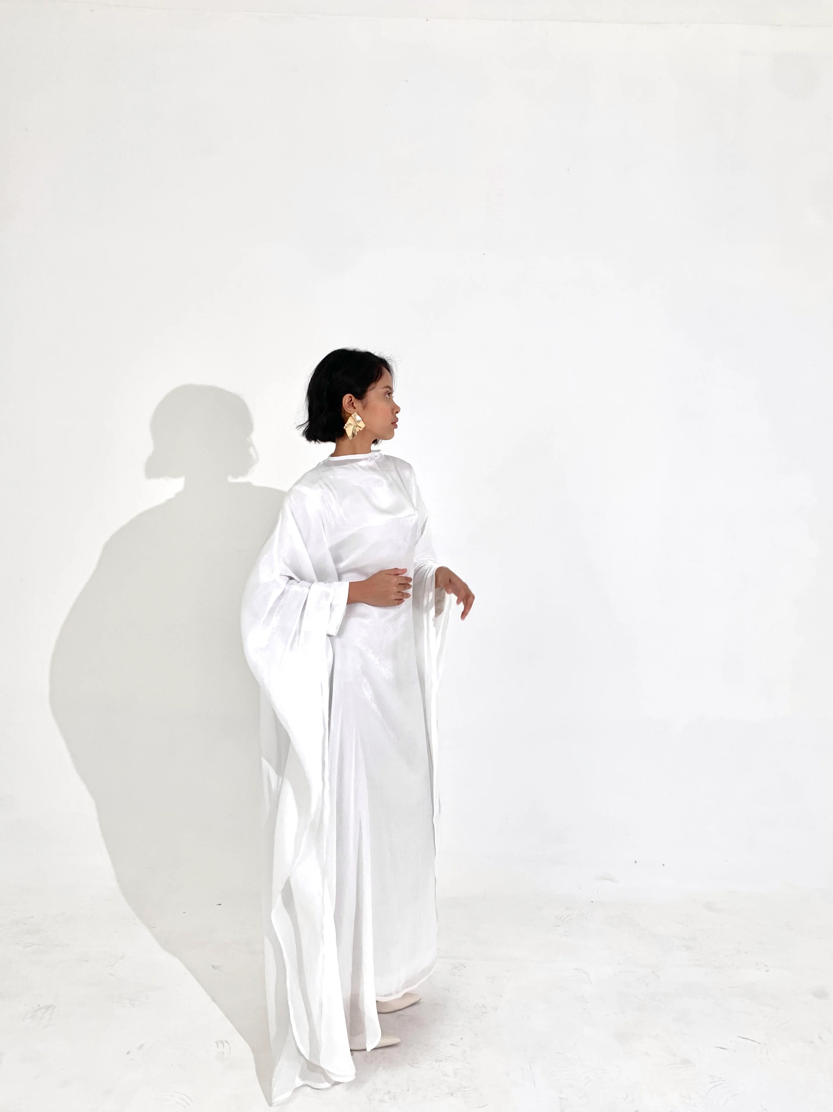 Pearl Sheen Kaftan Dress - Image 3