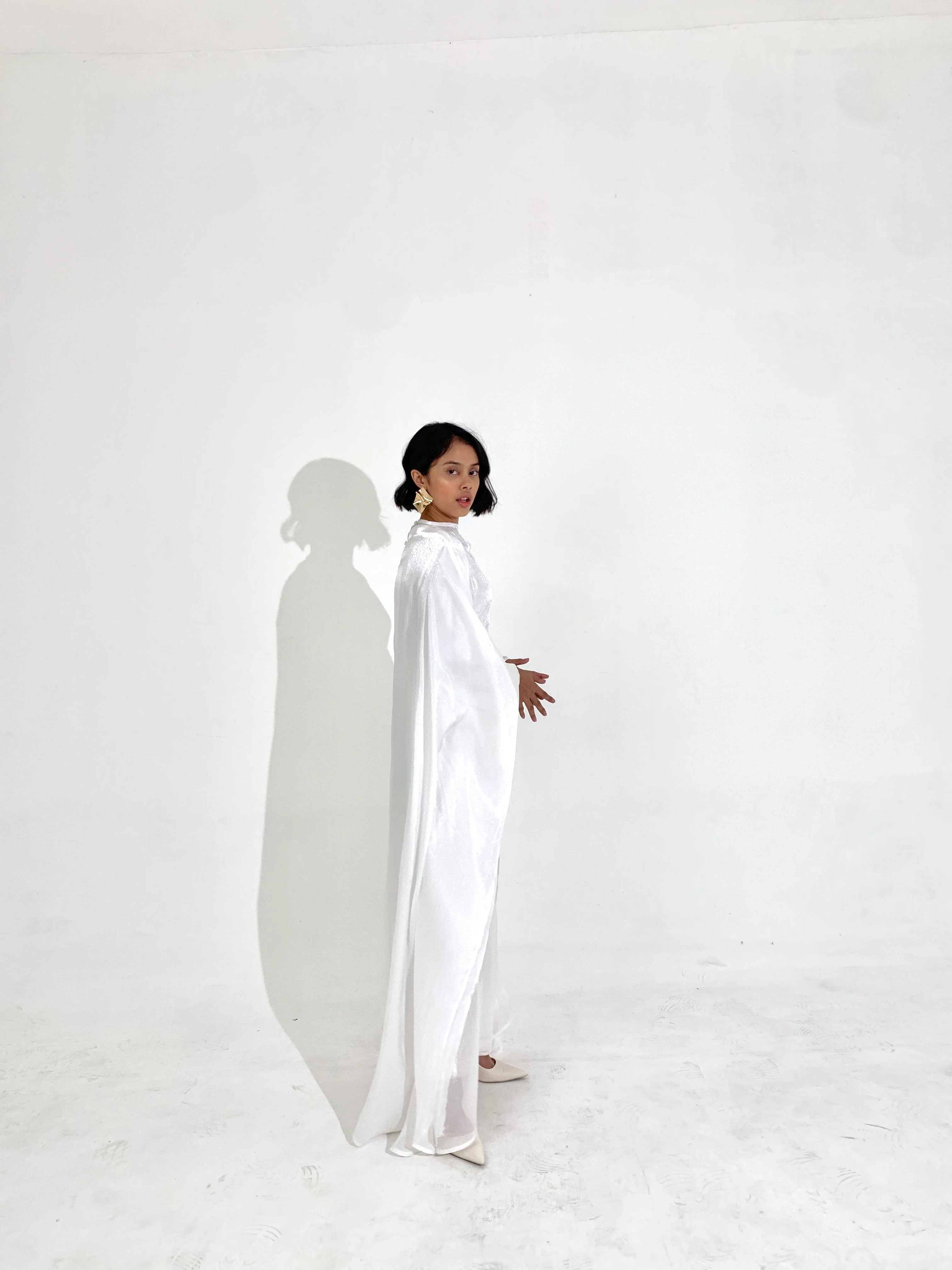 Pearl Sheen Kaftan Dress - Image 4